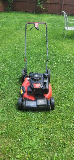 Craftsman M215 Self-propelled 21" 159cc Lawn Mower (recently serviced) (Retail $450)