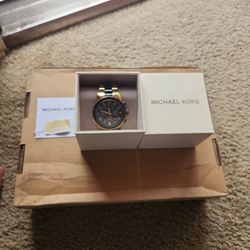 Michael Kors Runway Chronograph MK8265 Wrist Watch