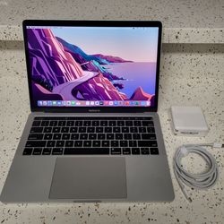 MacBook Pro 2018 (13-inch, 500gb SSD storage, Microsoft office installed)