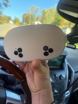 Meta Quest 3 with remotes 256g
