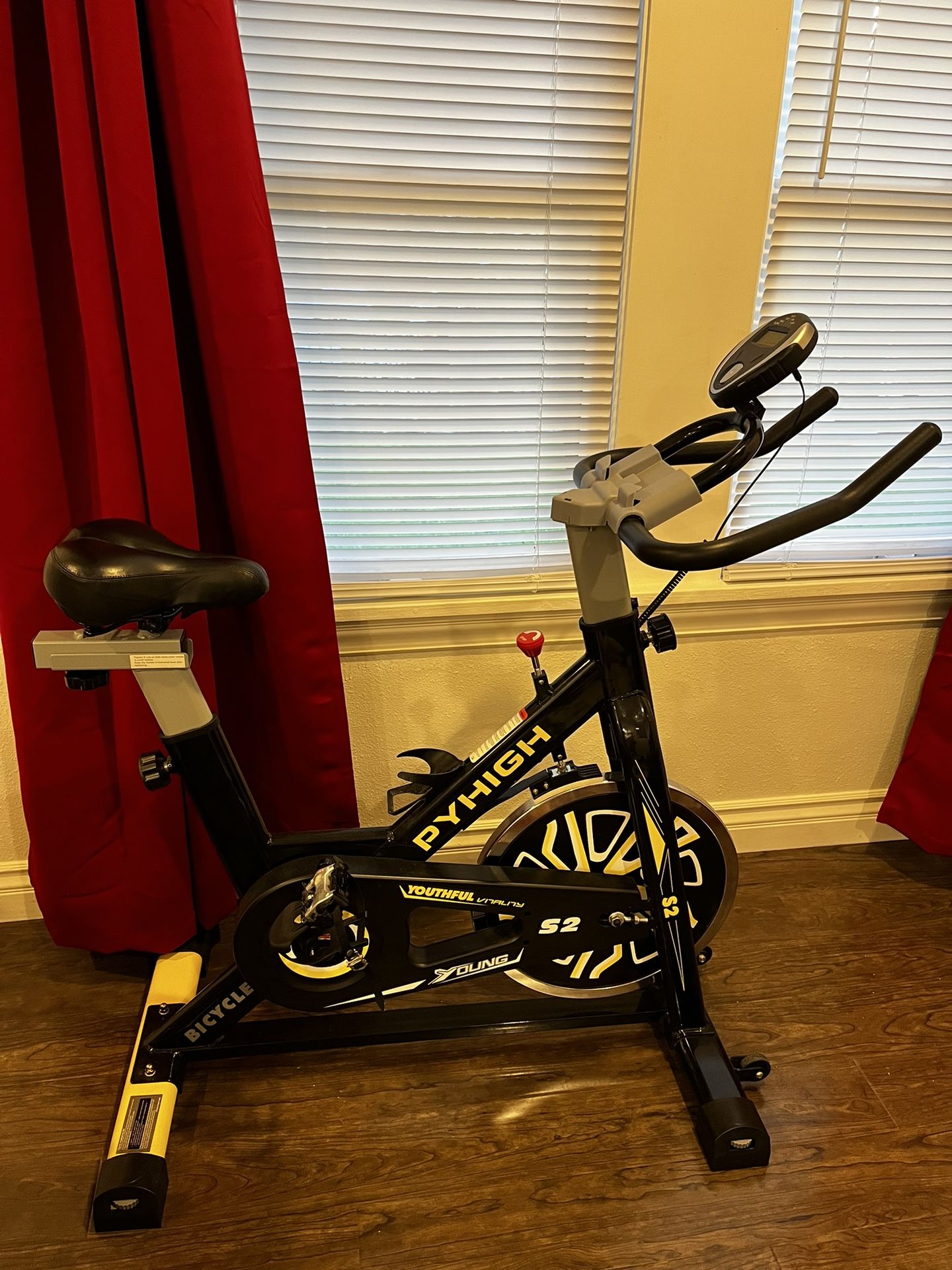 PYHIGH Stationary Exercise Bike Like New for Sale in Los Angeles, CA