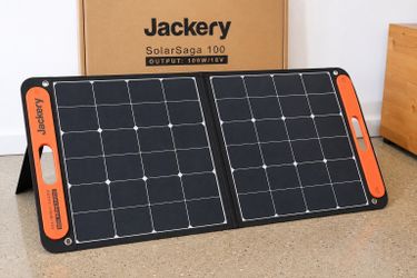 Jackery Explorer 1000 + 2 SolarSaga 100W Solar Panels – Like New – $800