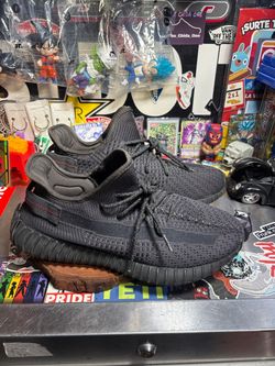 Black Adidas Yeezy Boost 350 V2
