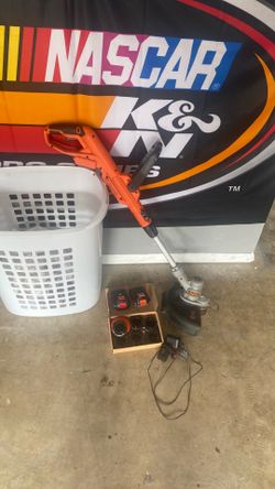 Cordless Weedwhacker edger trimmer