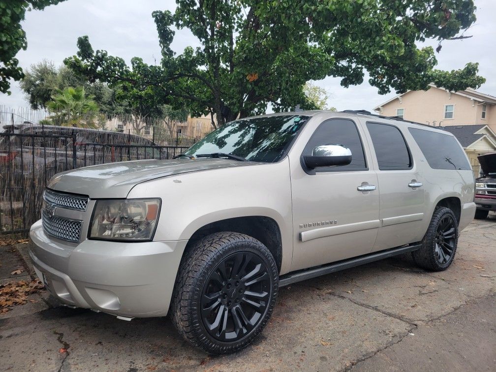 2008 Chevrolet Sburbab LTZ 4x4 LS 6.0