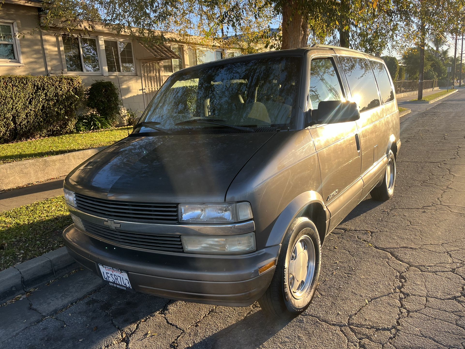 1999 Chevrolet Astro for Sale in Los Angeles, CA - OfferUp