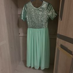 Teen Dress Size Small 