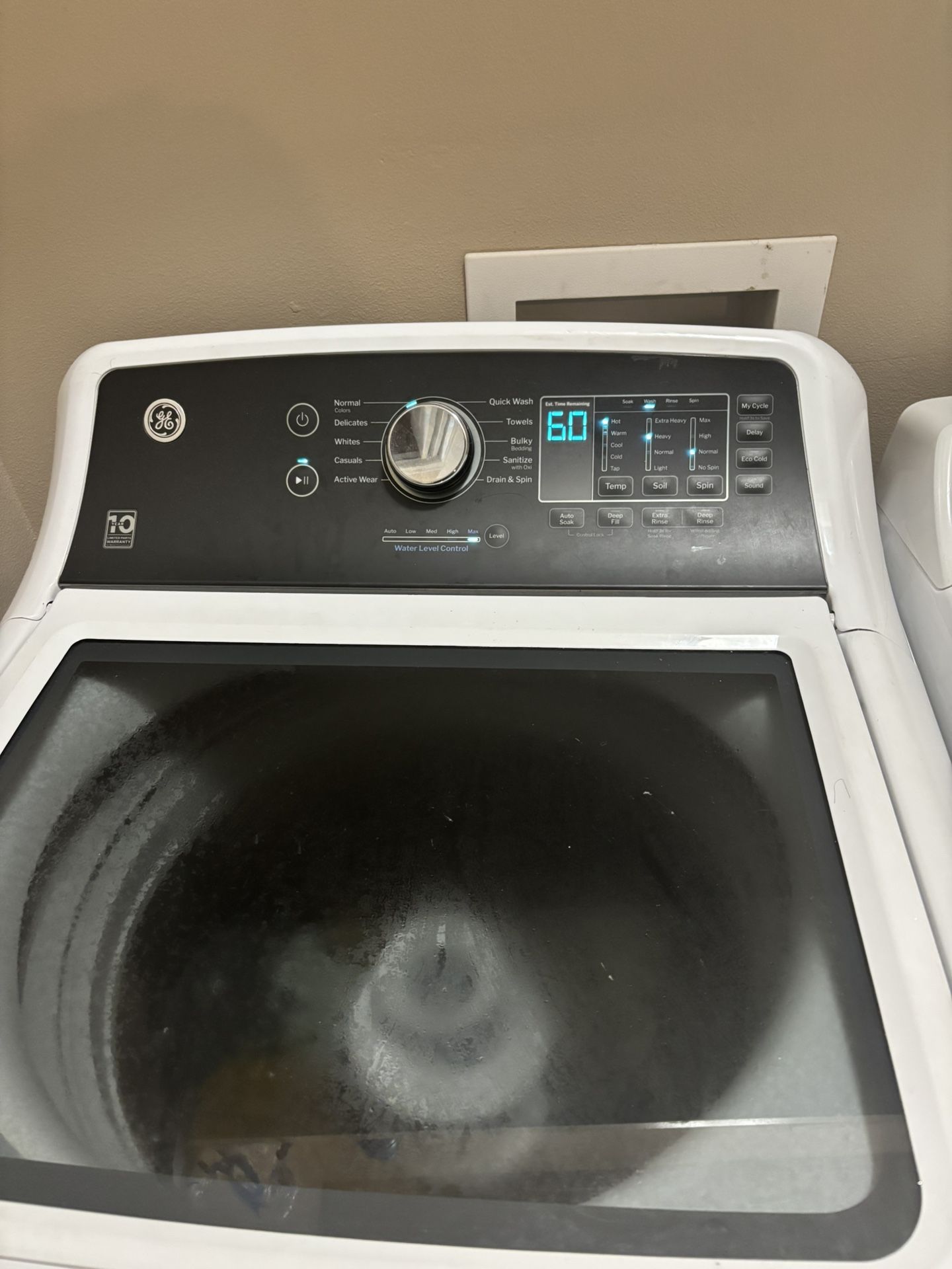 Washer And Dryer LIKE NEW!!!!!!