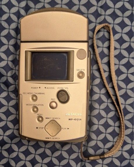 Rare Hitachi Mp-Eg1 Mpeg Camera Digital Untested For PartsHitachi Mp-Eg1 Mpeg Camera Digital Untested For Parts
