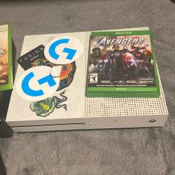XBOX ONE AND XBOX360 + CONTROLLER AND GAMES