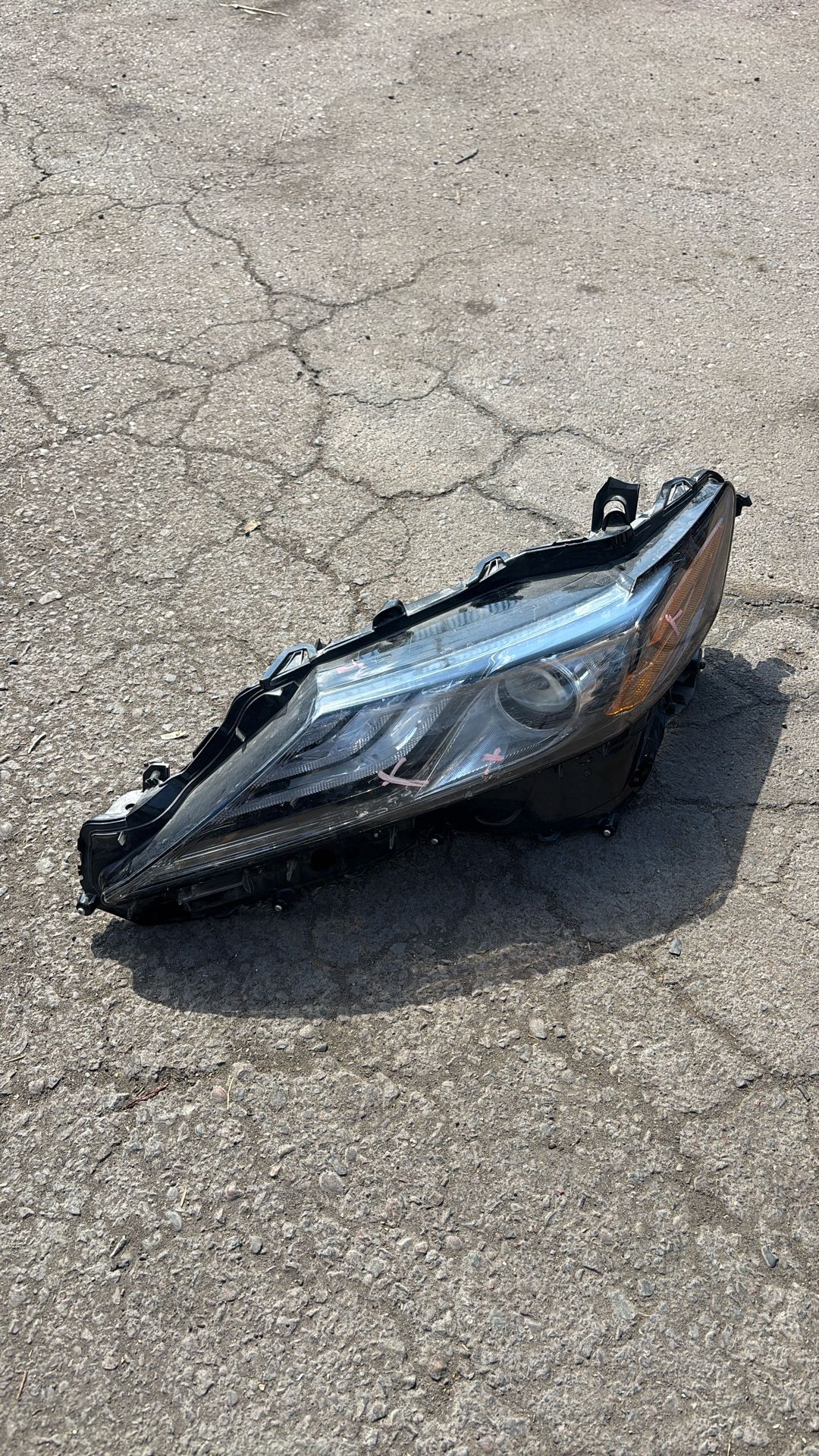 2018-2020 Toyota Camry XSE, XLE Left Driver Side Side Headlight