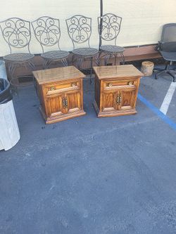 Drexel End Table Set Of Two. 24 X 17 X 24