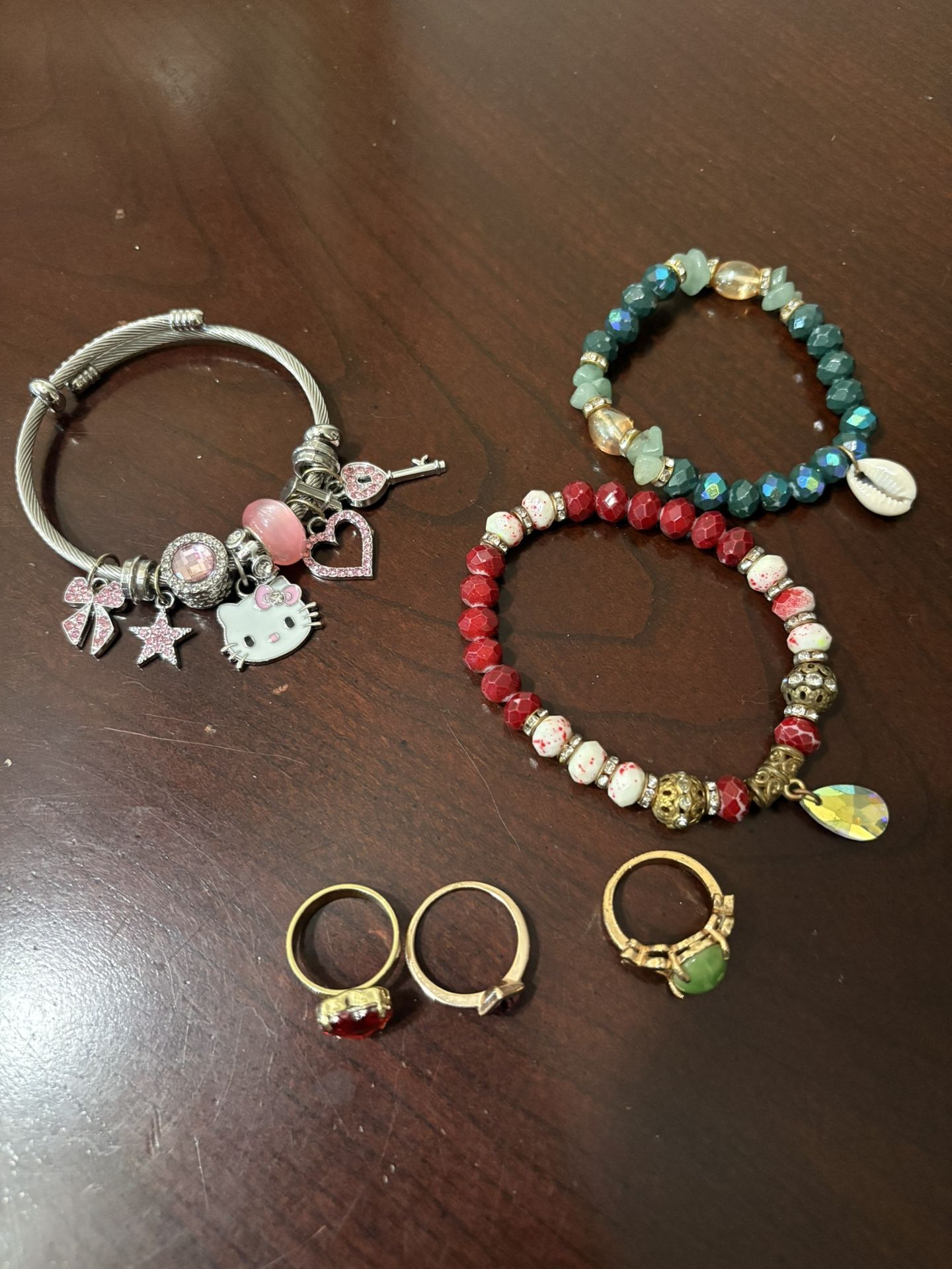 Rings & bracelets