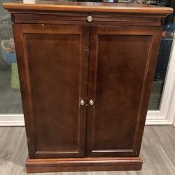Wooden Wine Bar Cabinet
