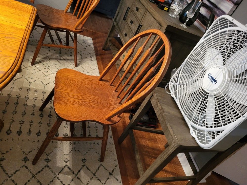 Amish Pedestal Dining Room Table With 6 Matching Chairs