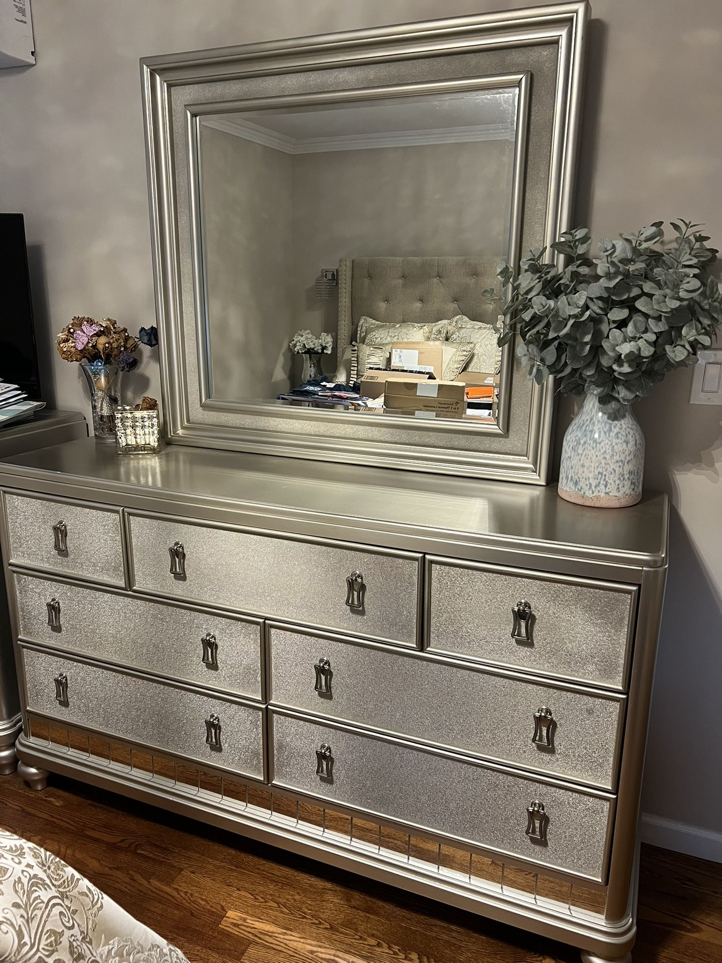 Beautiful Dresser And Nightstand 