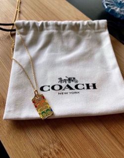COACH Pendant Necklace (Pick up🛒 In Bellevue) *Check out my Other Posts 🎁