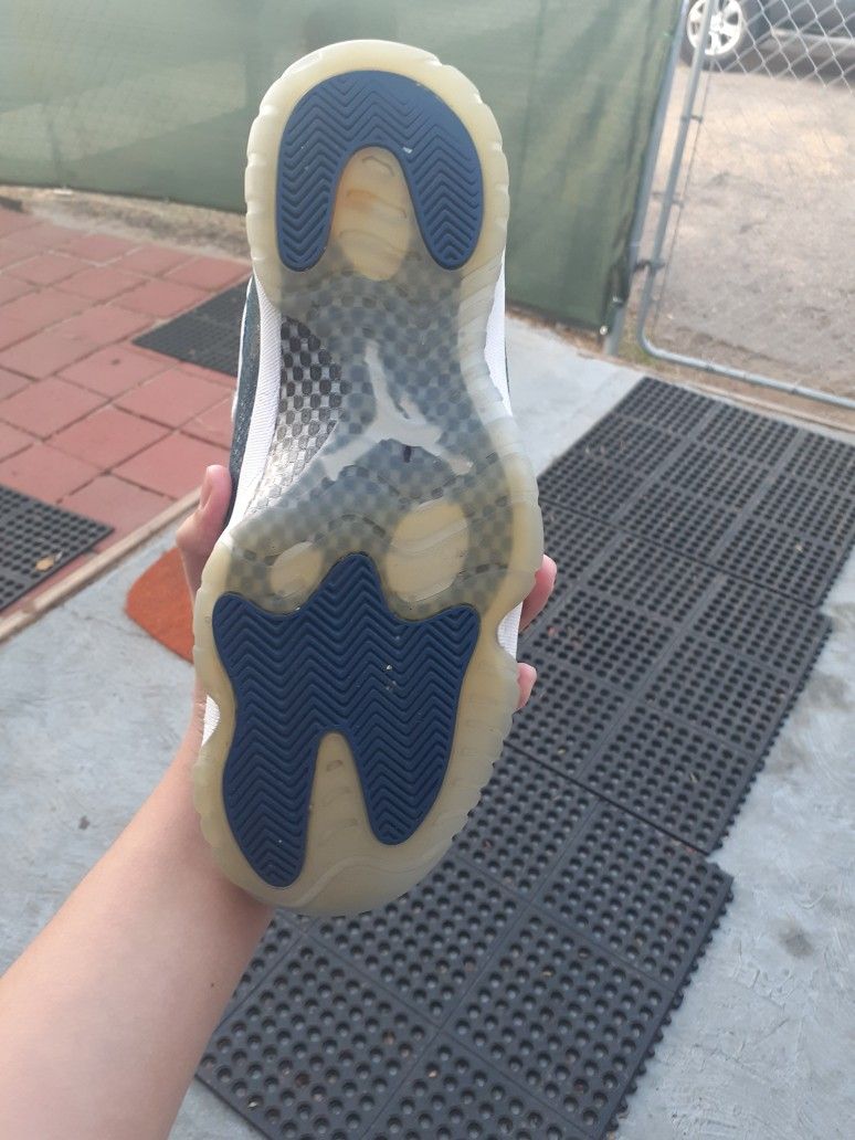 Jordan 11 Low Navy Blue Snakeskin Size