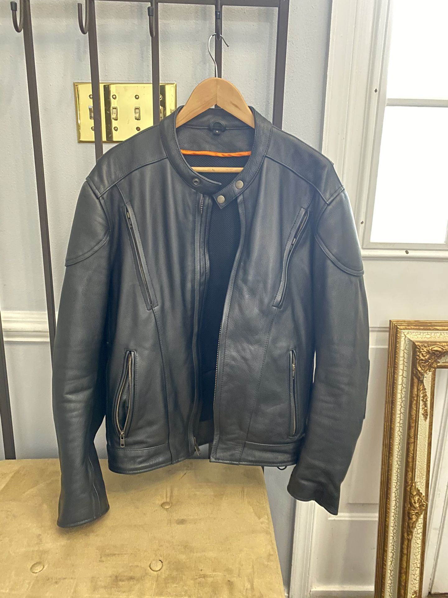 Men’s Leather Jacket