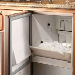 Perlick HP15CU-W 15” Signature Series Cubelet Ice Maker  Condition: New Price: $3,999 Warranty: Full Manufacturer Warranty  MSRP: $5,830  Upgrade your