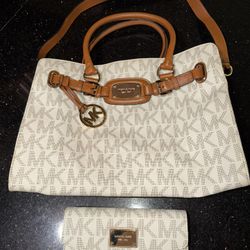 Michael Kors  Bag / Purse and Wallet In Great Condition 