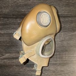 Vintage 1978 Czech Tan Military Surplus Gas Mask Full Face Respirator Brown