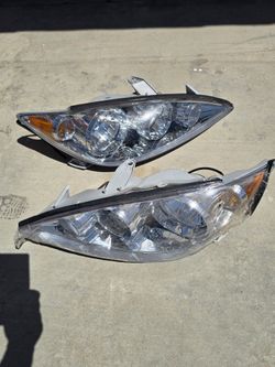 CAMRY HEADLIGHT ASSEMBLY