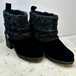 Muk Luks Womens Black Faux Suede Cable Knit Cuff Ankle Boots Size 7 NWT