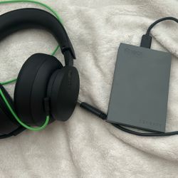 Xbox One 2TB Hard drive And Headphones