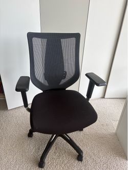 Black mesh office chair