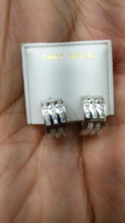 14K WHITE GOLD Earing 3.2 grams
