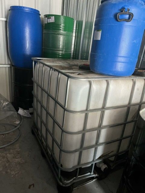 275 Gallon. Tank