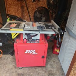Skilsaw Table Saw