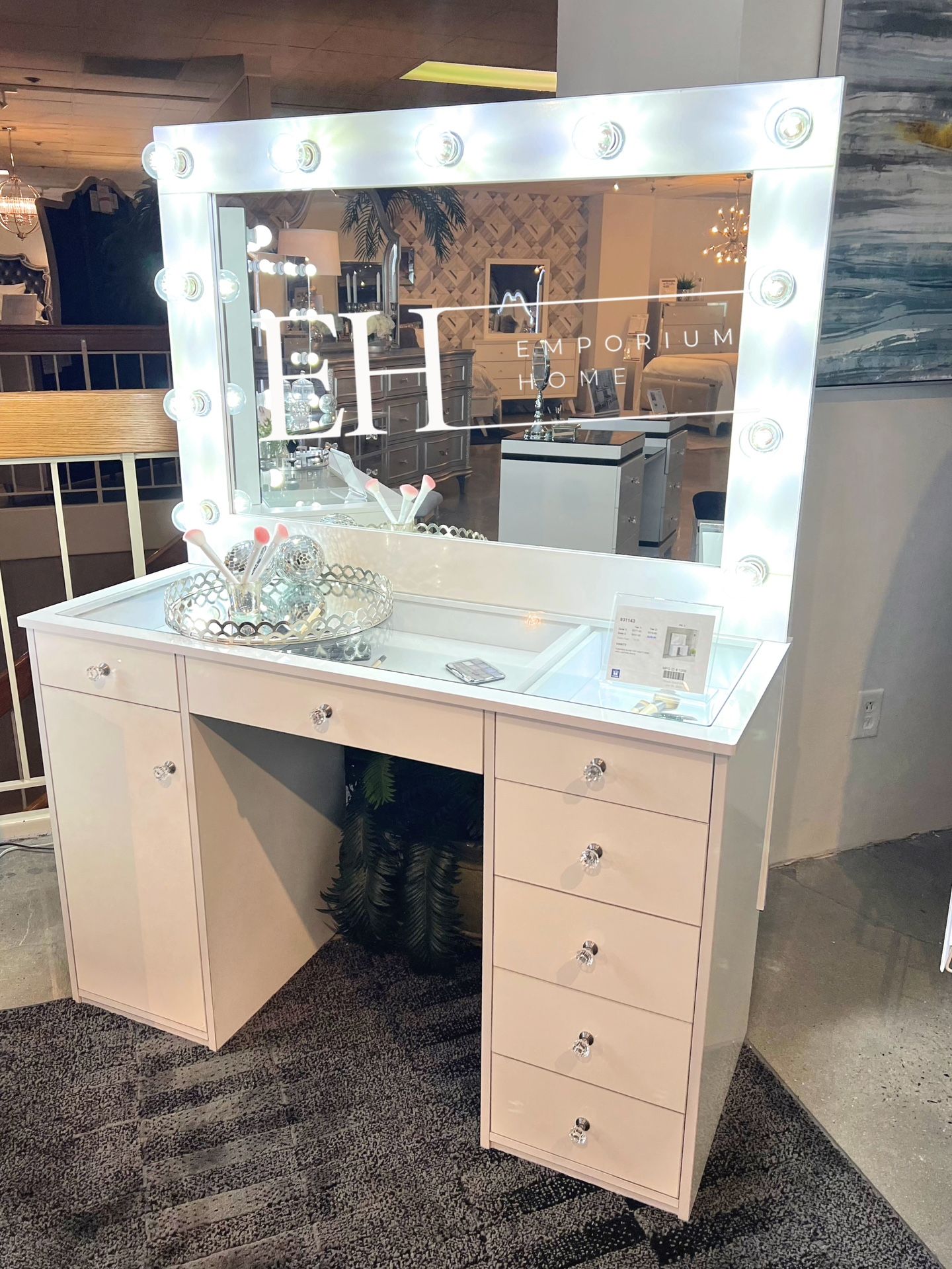 White LED MAKEUP VANITY 