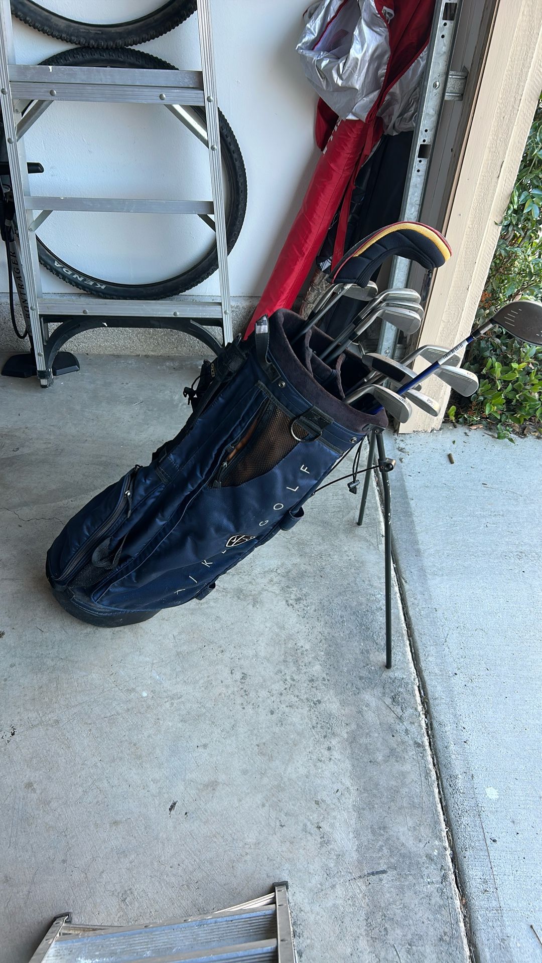 Free!!!!Golf clubs and Bag!!!