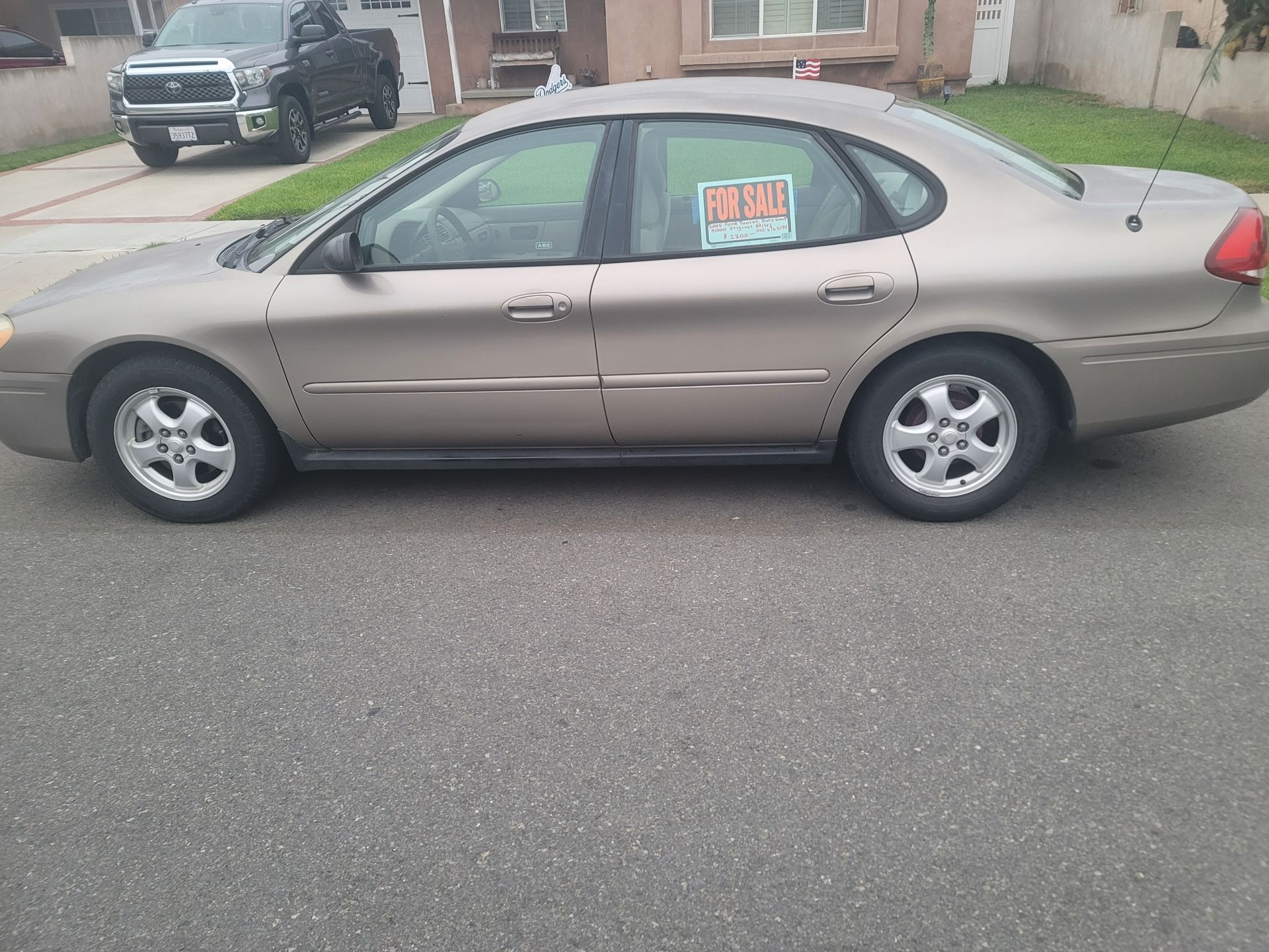 2005 Ford Taurus