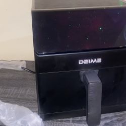 Air Fryer (6.5 QT) - never used, only opened box