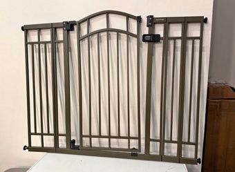 Extra Tall & Wide Pet Gate / Safety Gate - Fits Openings 28.5” - 48”