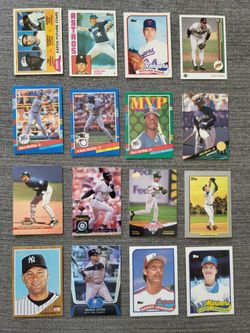 Baseball Hall of Famer Baseball Card Lot of 30 DIFFERENT Ken Griffey Jr Nolan Ryan Derek Jeter MINT 