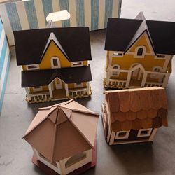 Lot of miniature hobby craft houses