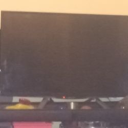 Insignia Roku  32" Smart TV