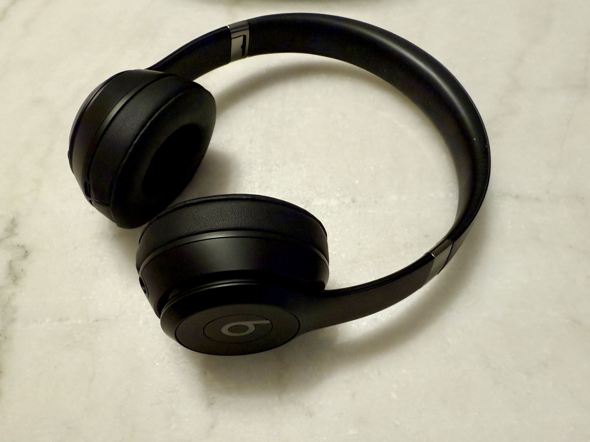 Beats Solo4 Wireless On Ear Headphones, Black - Used Once, Has Case, Under Warranty