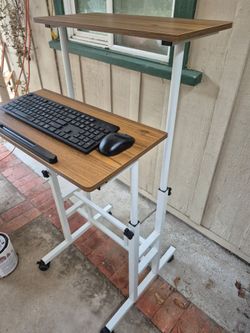 Computer table