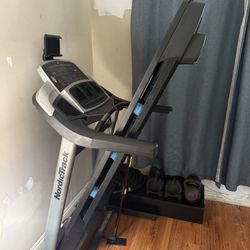 Electric Treadmill With 12 Incline Levels 