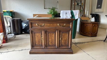 Small Buffet Table - Extends