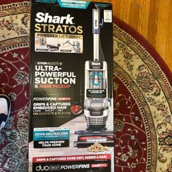 Shark® Stratos Upright Vacuum with DuoClean PowerFins HairPro™, Powered Lift-Away®, Self-Cleaning Brushroll, Odor Neutralizer Technology, Anti-Allerge