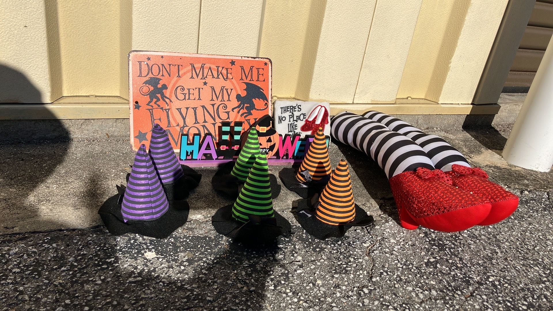 “Wizard Of Oz” Halloween Decor