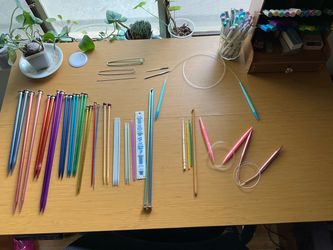 Knitting needles crochet hooks