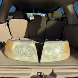 2004 Ford Expedition Headlight Tail Lights 