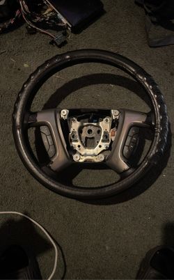 2011 Tahoe Steering Wheel And Airbag $230